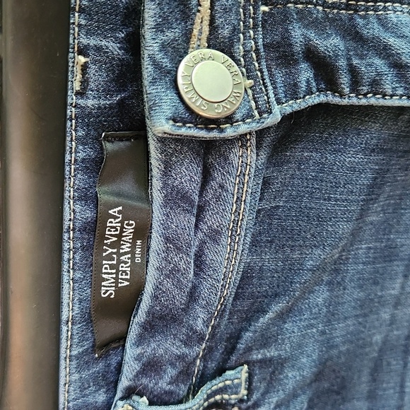 Simply Vera Vera Wang Blue Jeans with Classic Indigo Wash Size 14 - Picture 3 of 9